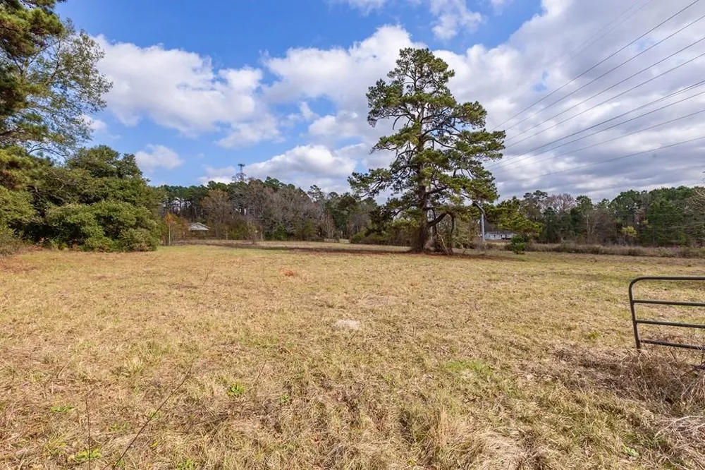 189 N Hwy 69 Lufkin, TX 75904