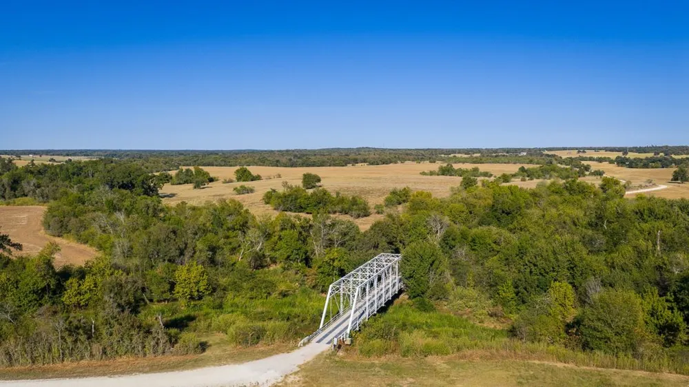 8 Providence Road Calvert, TX 77837
