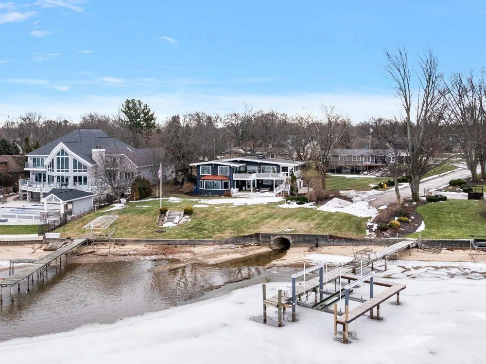 437 Graafschap Road Holland City, MI 49423
