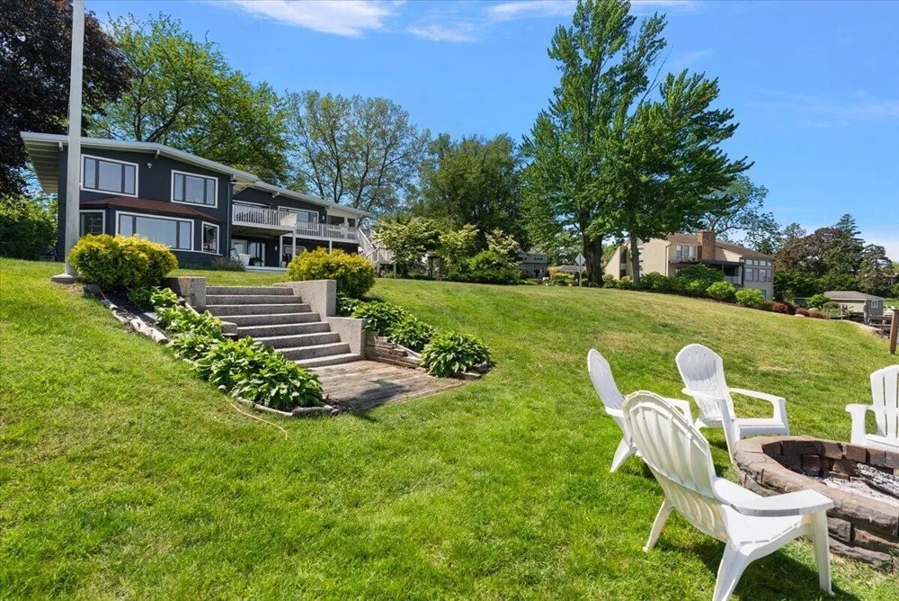 437 Graafschap Road Holland City, MI 49423