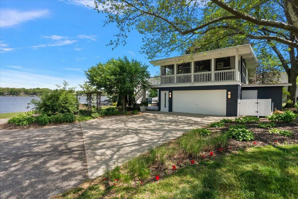 437 Graafschap Road Holland City, MI 49423