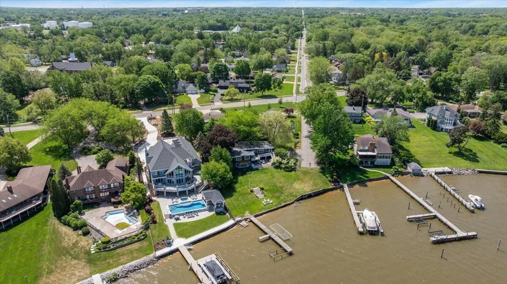 437 Graafschap Road Holland City, MI 49423