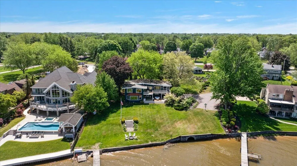 437 Graafschap Road Holland City, MI 49423