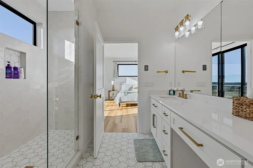1409 S Cohasset Crest Westport, WA 98595