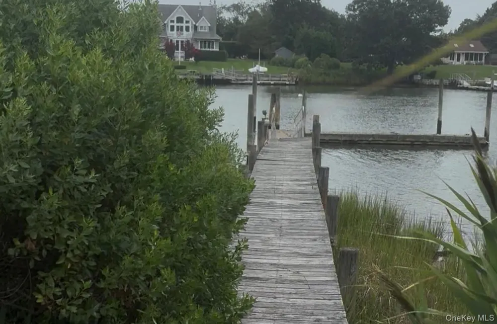 1710 Gull Pond Lane Greenport, NY 11944