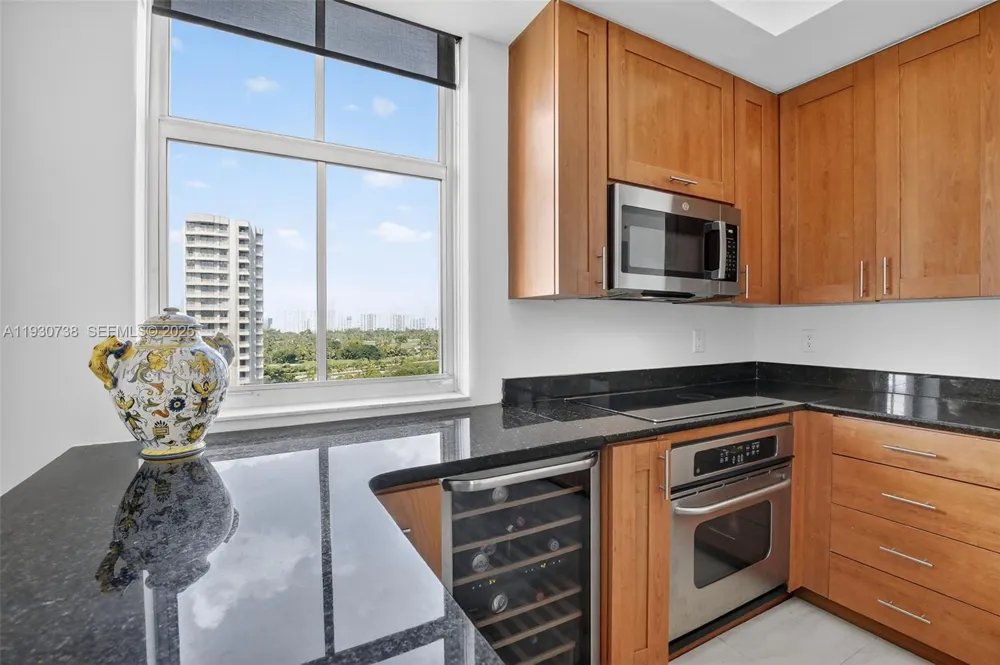 3340 NE 190th St #1101 Aventura, FL 33180