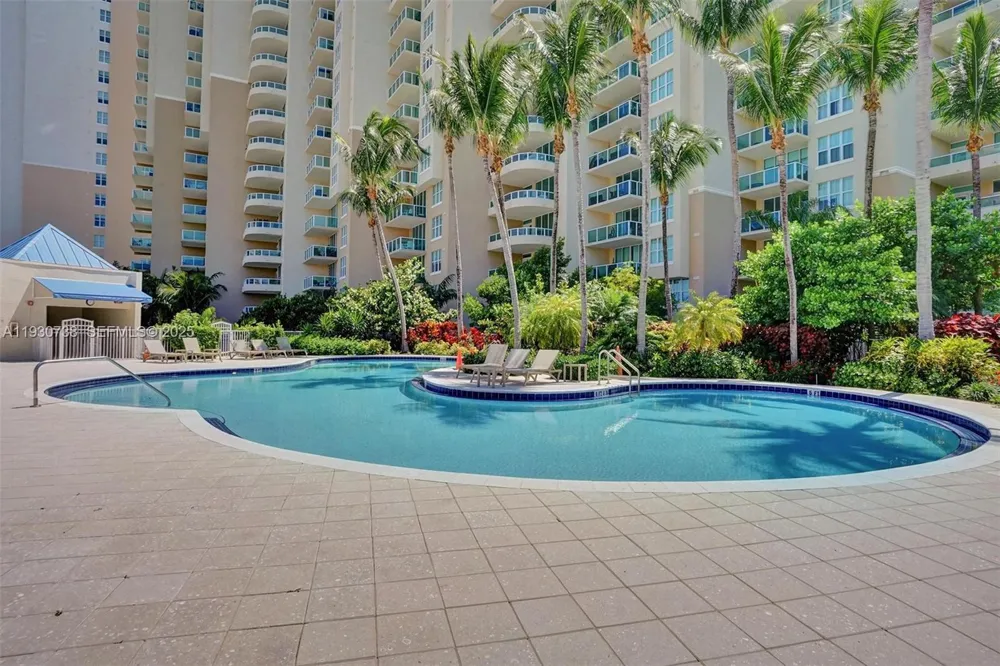 3340 NE 190th St #1101 Aventura, FL 33180