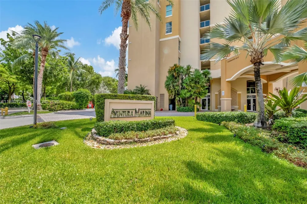 3340 NE 190th St #1101 Aventura, FL 33180