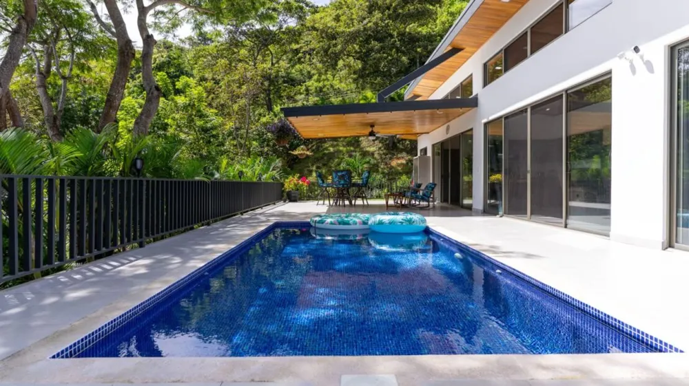 Modern gem in the natural setting Out of State, OS 20505