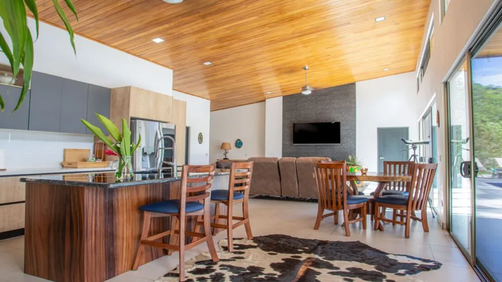 Modern gem in the natural setting Out of State, OS 20505