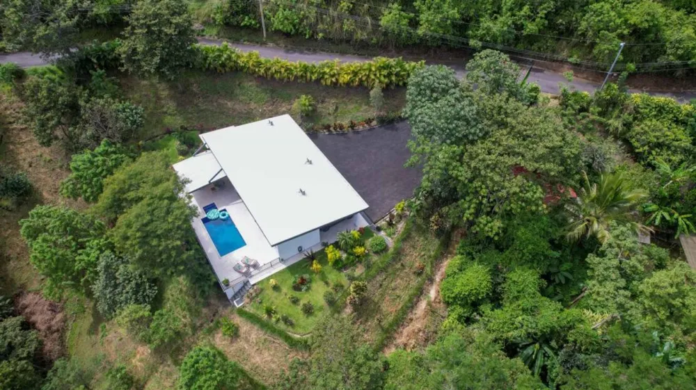 Modern gem in the natural setting Out of State, OS 20505