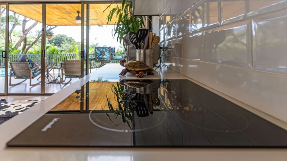 Modern gem in the natural setting Out of State, OS 20505