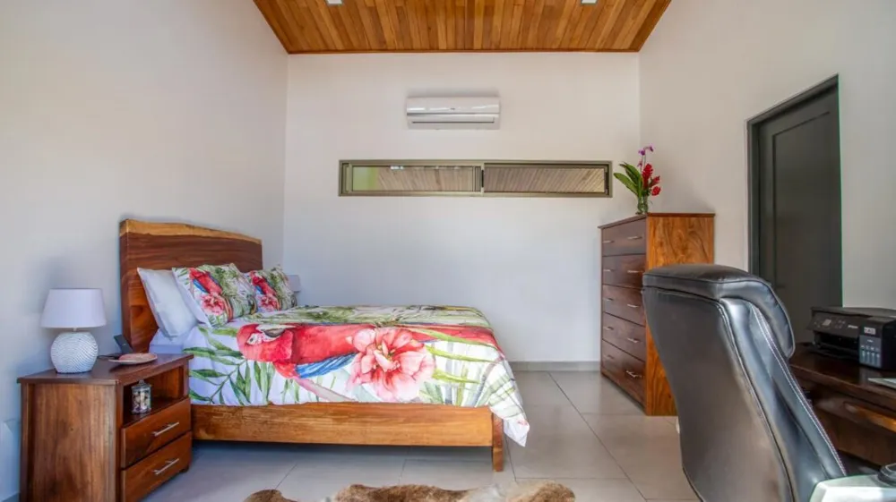Modern gem in the natural setting Out of State, OS 20505