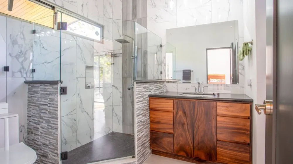 Modern gem in the natural setting Out of State, OS 20505