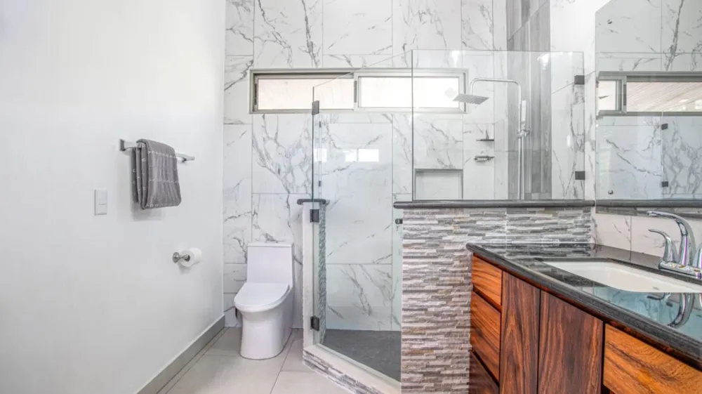 Modern gem in the natural setting Out of State, OS 20505
