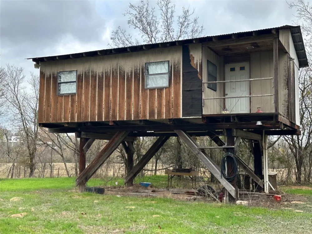 429 Hidden Shores Road Smithville, TX 78957