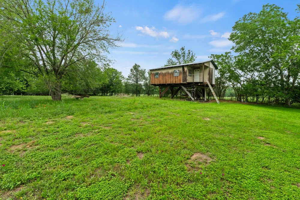 429 Hidden Shores Road Smithville, TX 78957