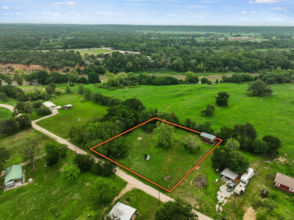 429 Hidden Shores Road Smithville, TX 78957