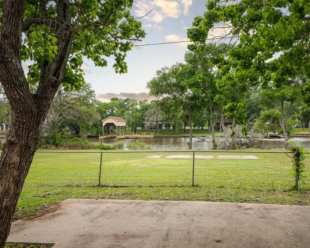 357 County Road 296 Sargent, TX 77414