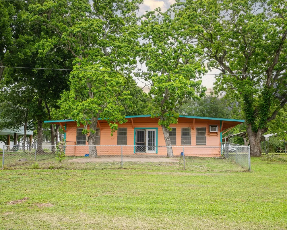 357 County Road 296 Sargent, TX 77414