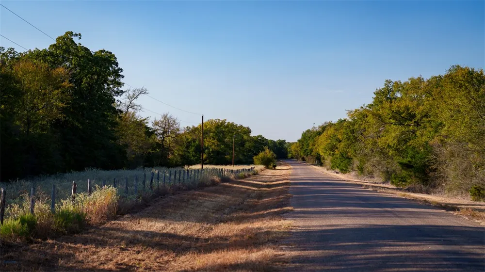 1 Red Hill Road Road Calvert, TX 77837