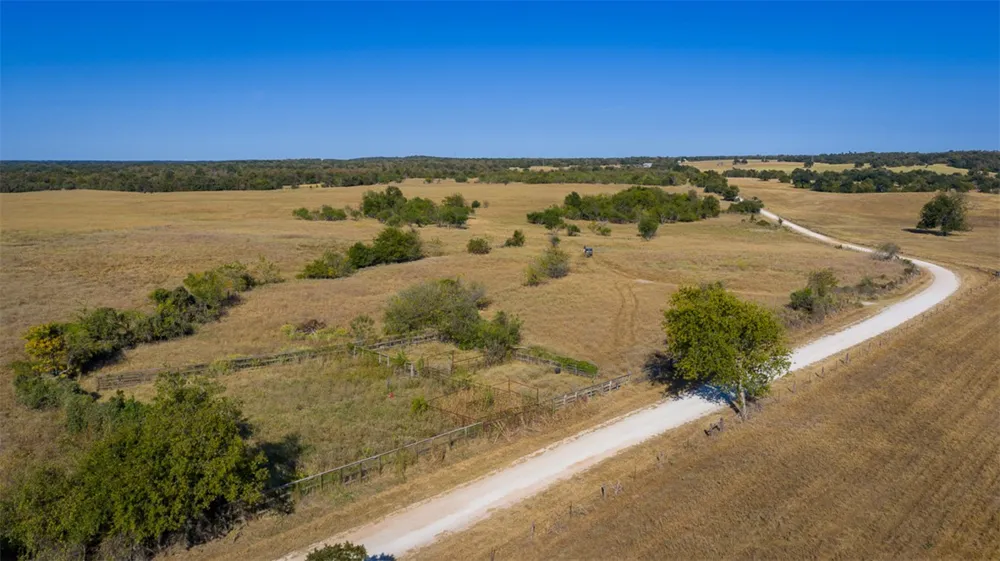2 Red Hill Road Road Calvert, TX 77837
