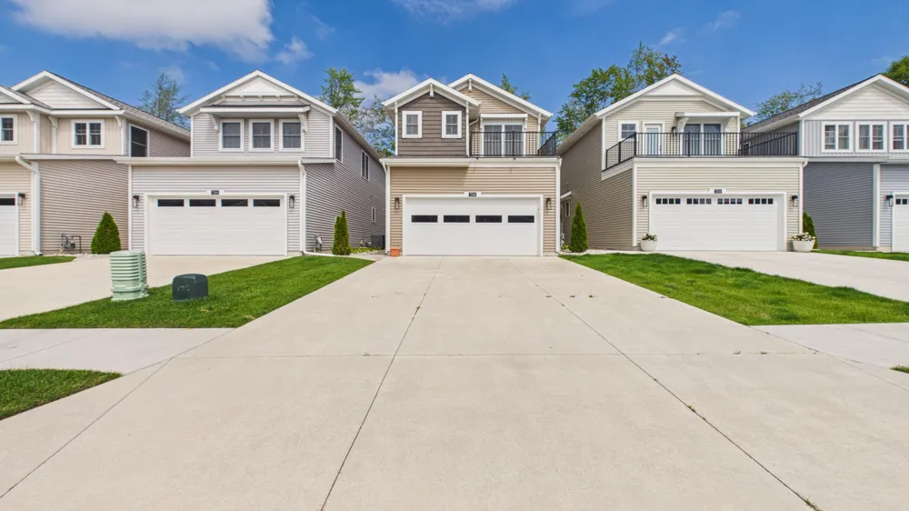 7248 Atwater Drive Norton Shores City, MI 49456