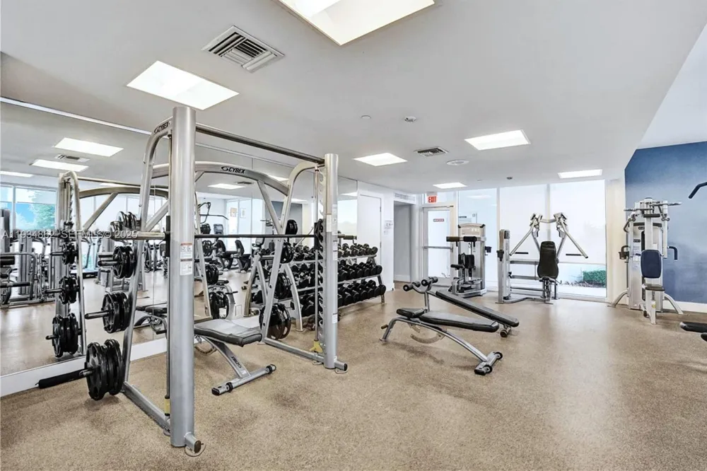 20281 E Country Club Dr #501 Aventura, FL 33180