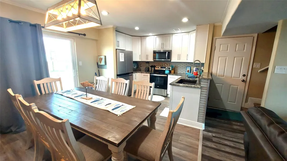 101 Pelican Place #4 Surfside Beach, TX 77541