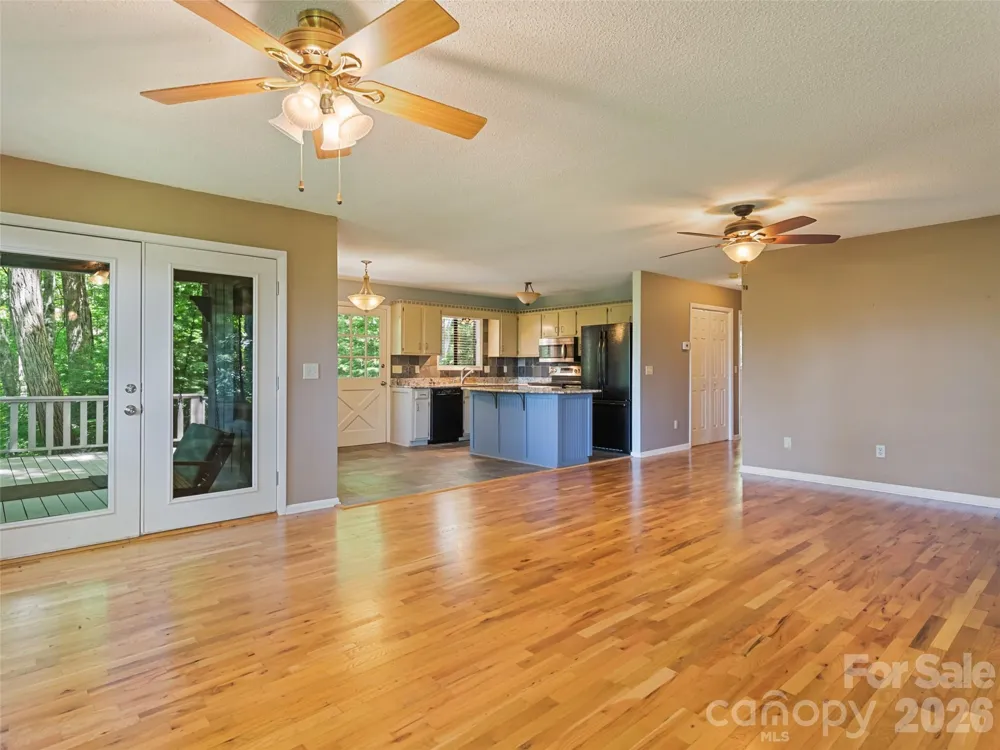 1392 Mount Chalet Road Canton, NC 28716