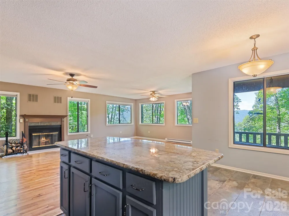 1392 Mount Chalet Road Canton, NC 28716