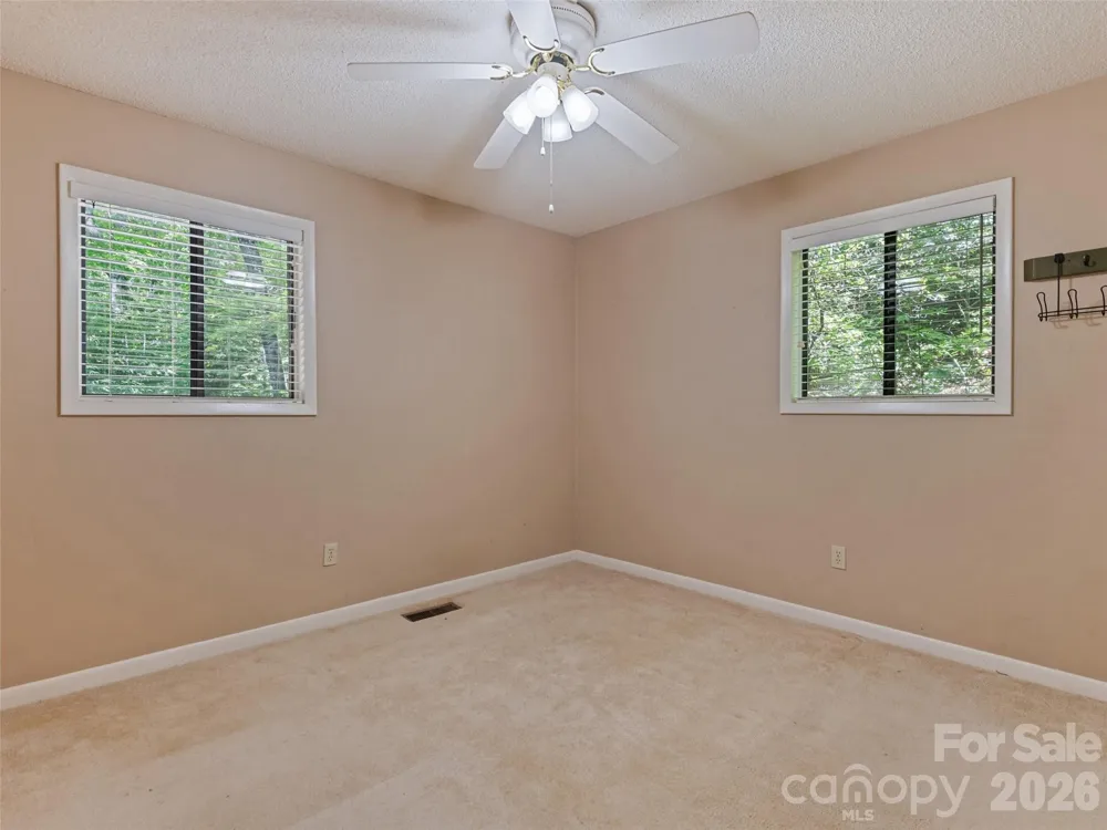 1392 Mount Chalet Road Canton, NC 28716