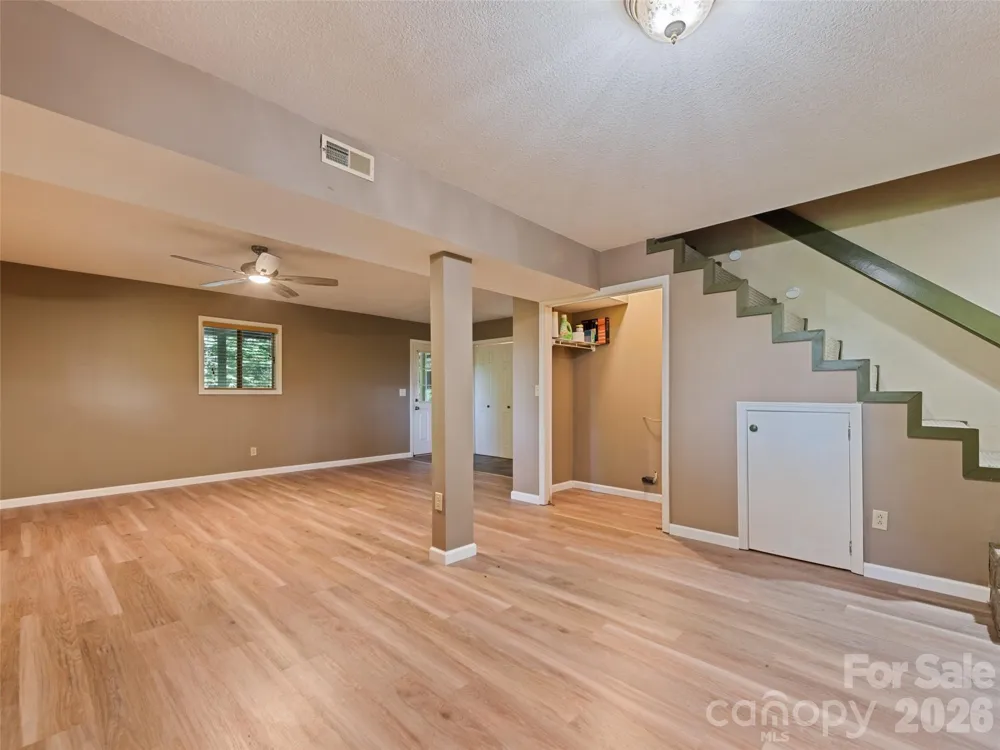 1392 Mount Chalet Road Canton, NC 28716