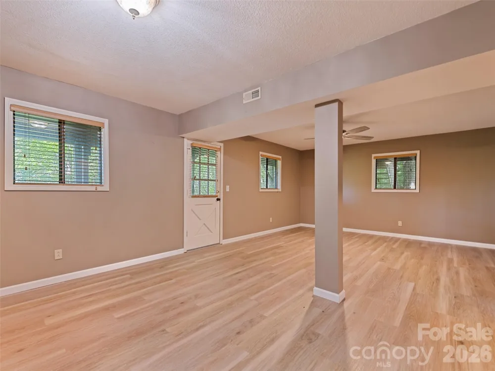 1392 Mount Chalet Road Canton, NC 28716