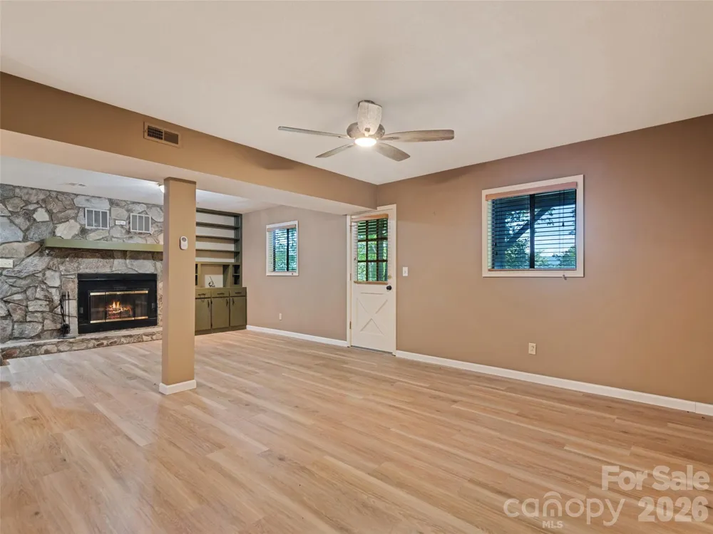 1392 Mount Chalet Road Canton, NC 28716
