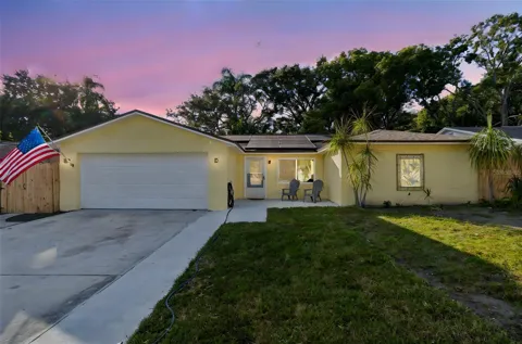 2195 GLEN DRIVE