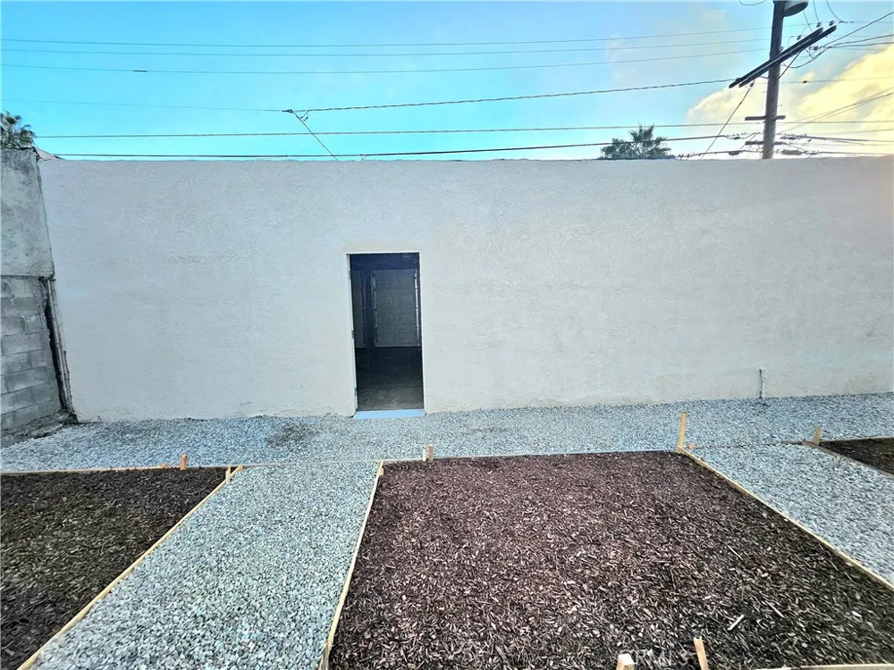 3104 W 43rd Place Los Angeles, CA 90008