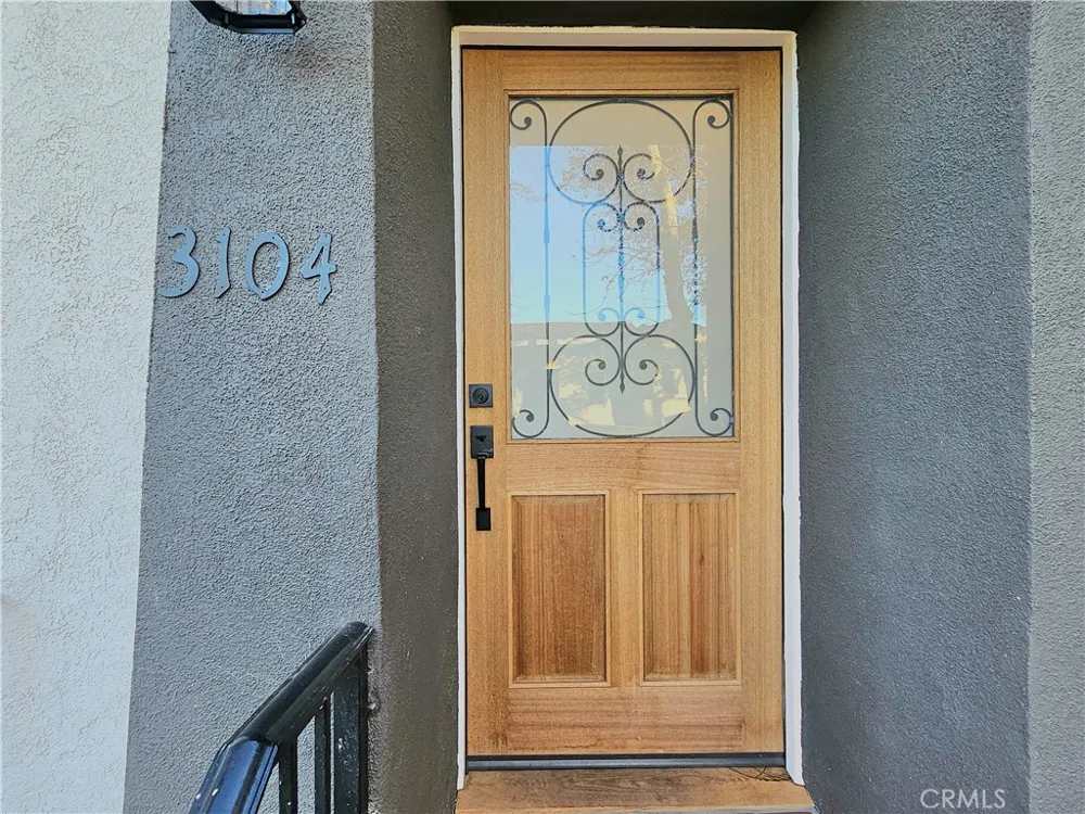 3104 W 43rd Place Los Angeles, CA 90008