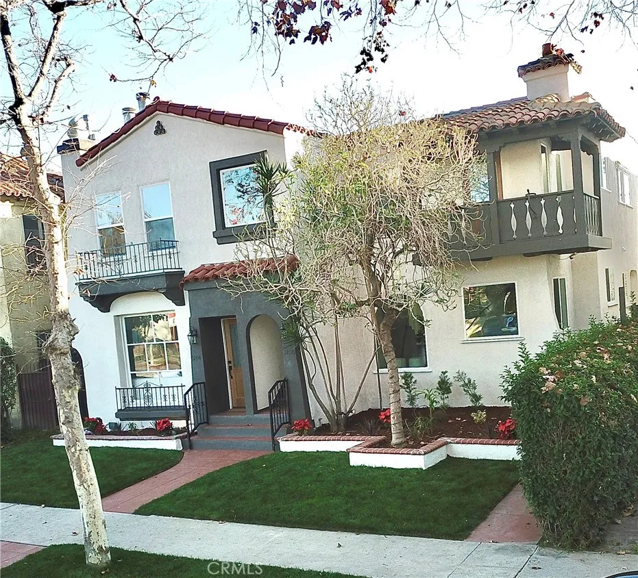 3104 W 43rd Place Los Angeles, CA 90008