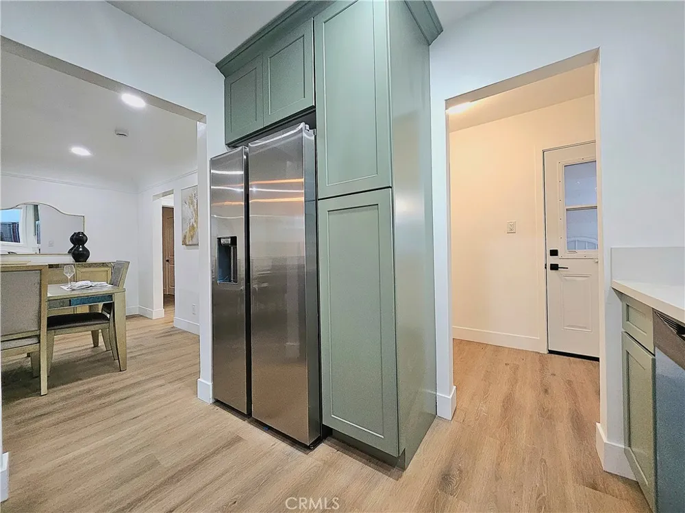 3104 W 43rd Place Los Angeles, CA 90008