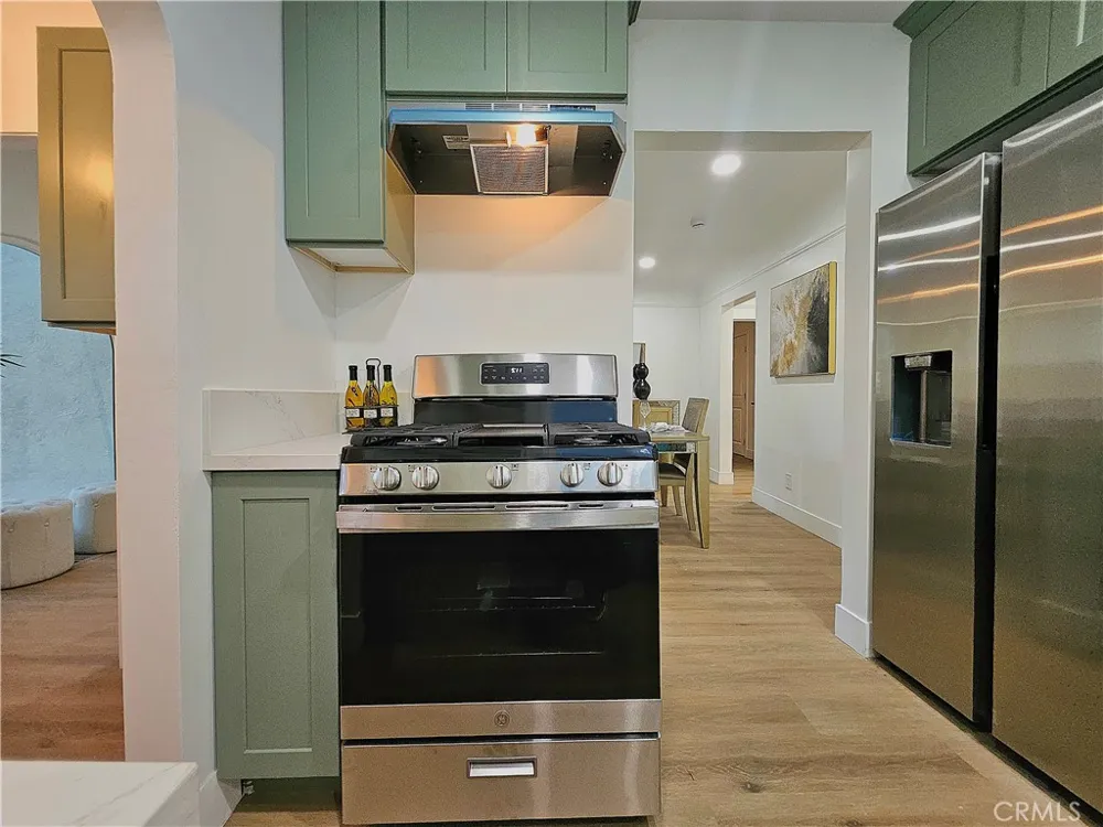 3104 W 43rd Place Los Angeles, CA 90008