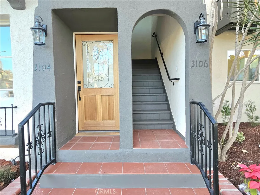 3104 W 43rd Place Los Angeles, CA 90008