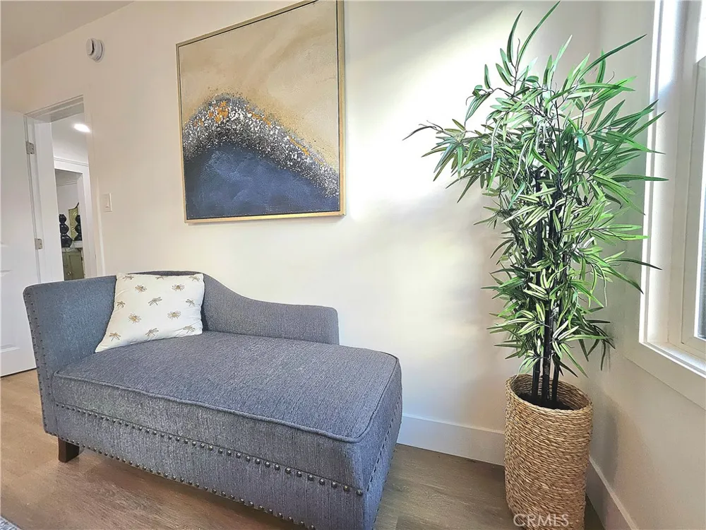 3104 W 43rd Place Los Angeles, CA 90008