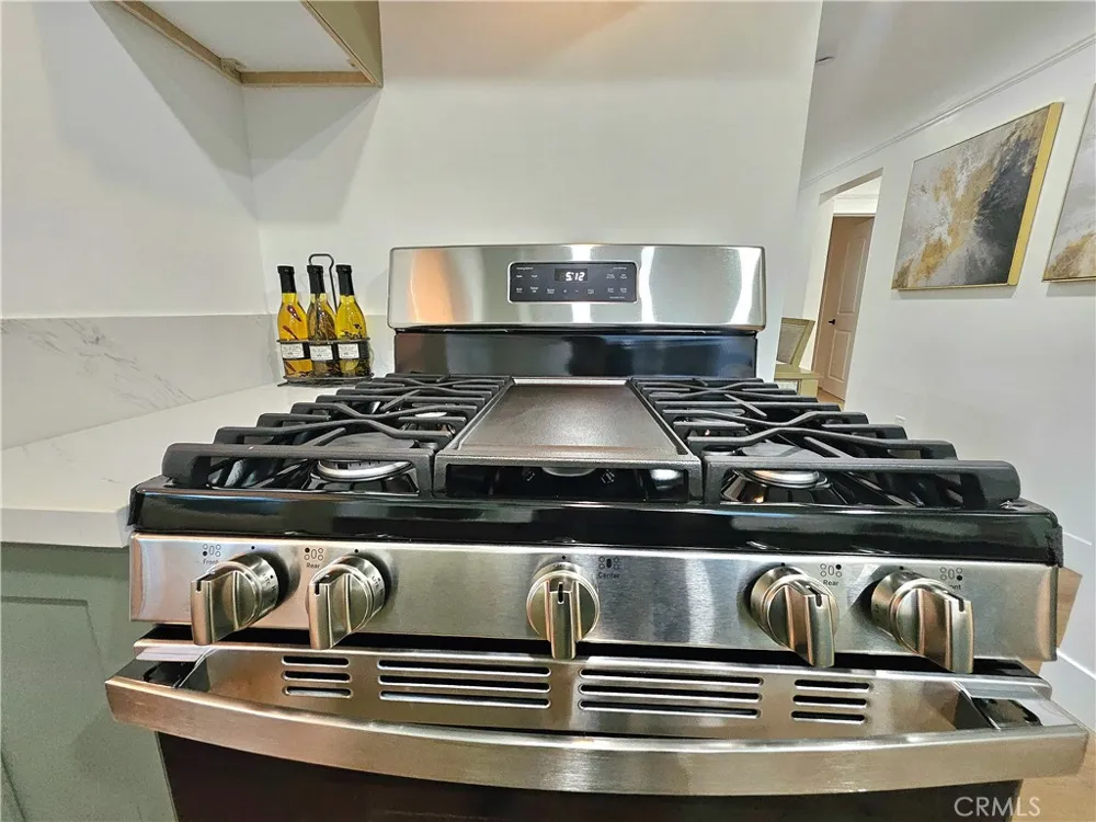 3104 W 43rd Place Los Angeles, CA 90008