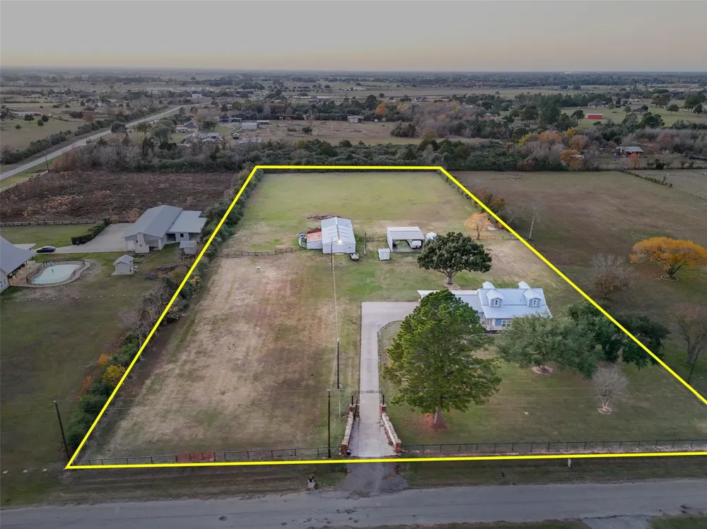 19989 Meadow Bend Road Waller, TX 77484