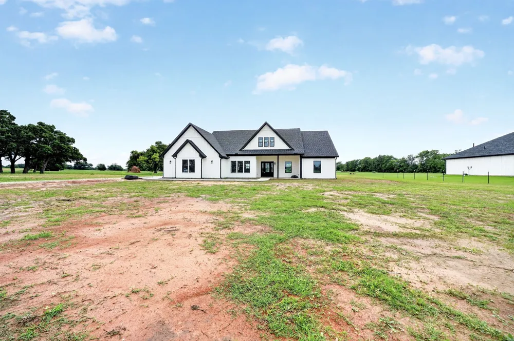 697 VZ CR 3717 Edgewood, TX 75117