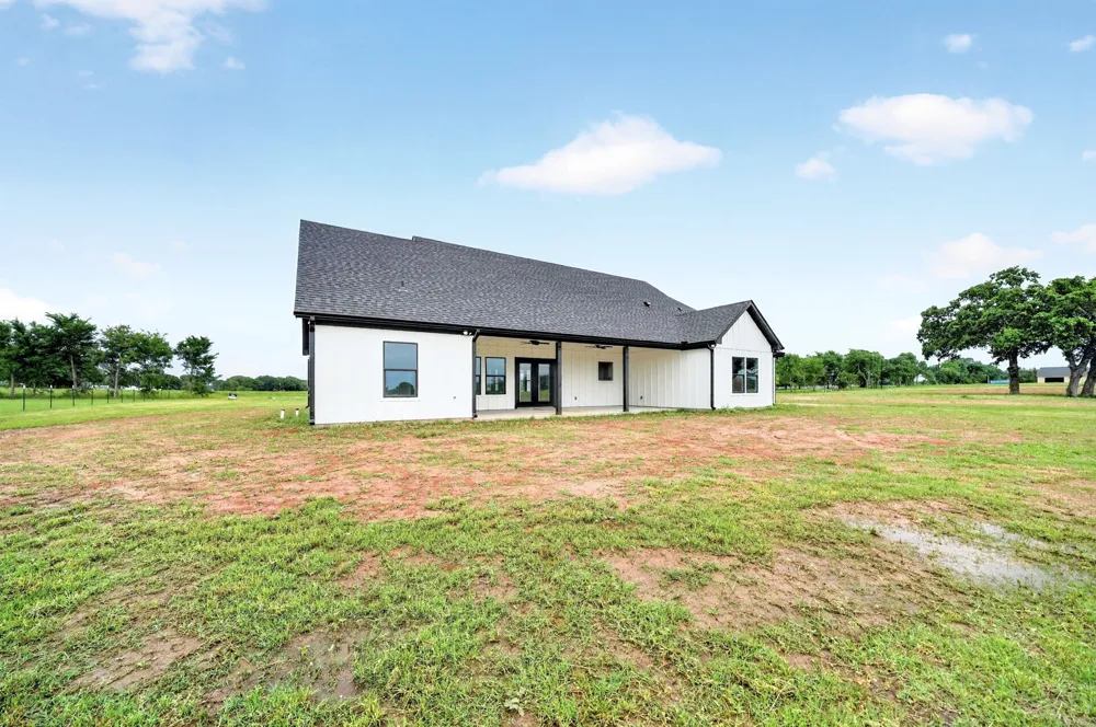 697 VZ CR 3717 Edgewood, TX 75117