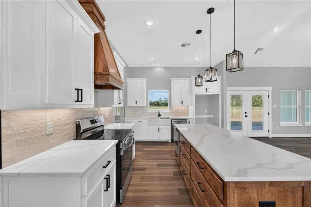 697 VZ CR 3717 Edgewood, TX 75117