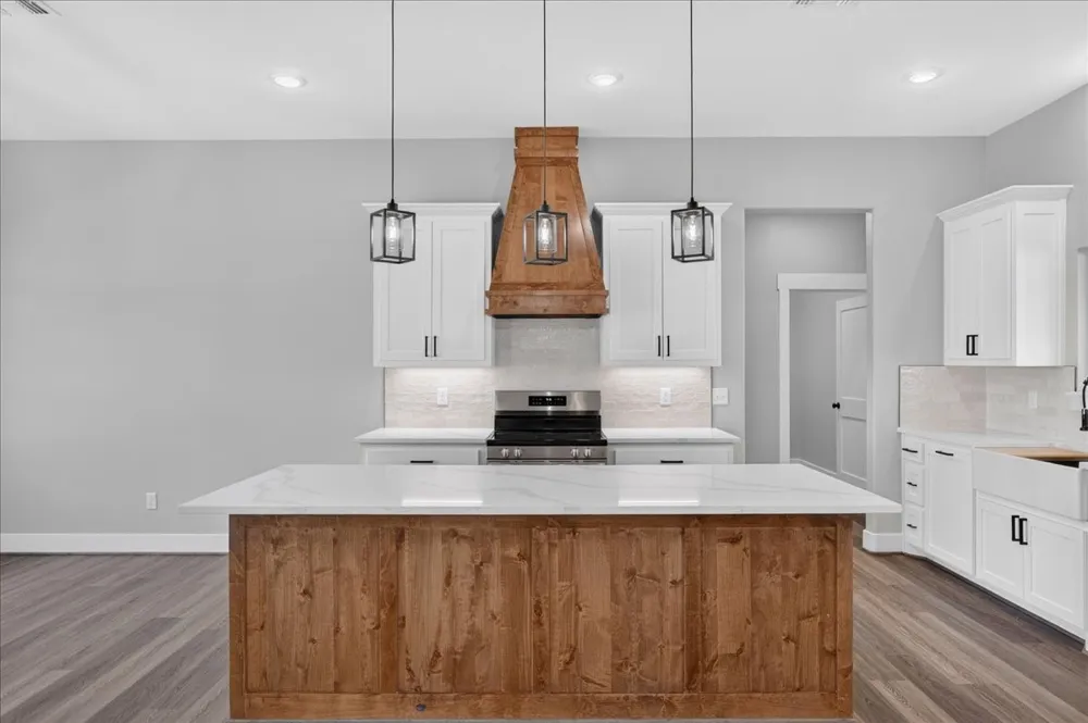 697 VZ CR 3717 Edgewood, TX 75117