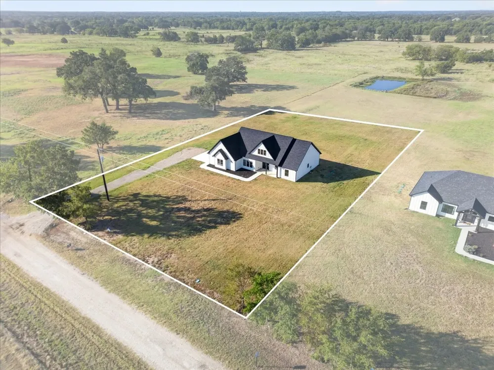 697 VZ CR 3717 Edgewood, TX 75117